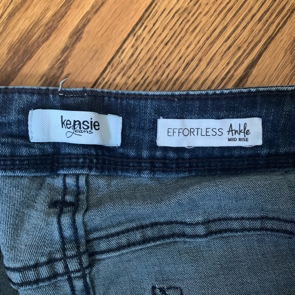 Kensie Mid-Rise distressed Skinny Jeans - Picture 10 of 11